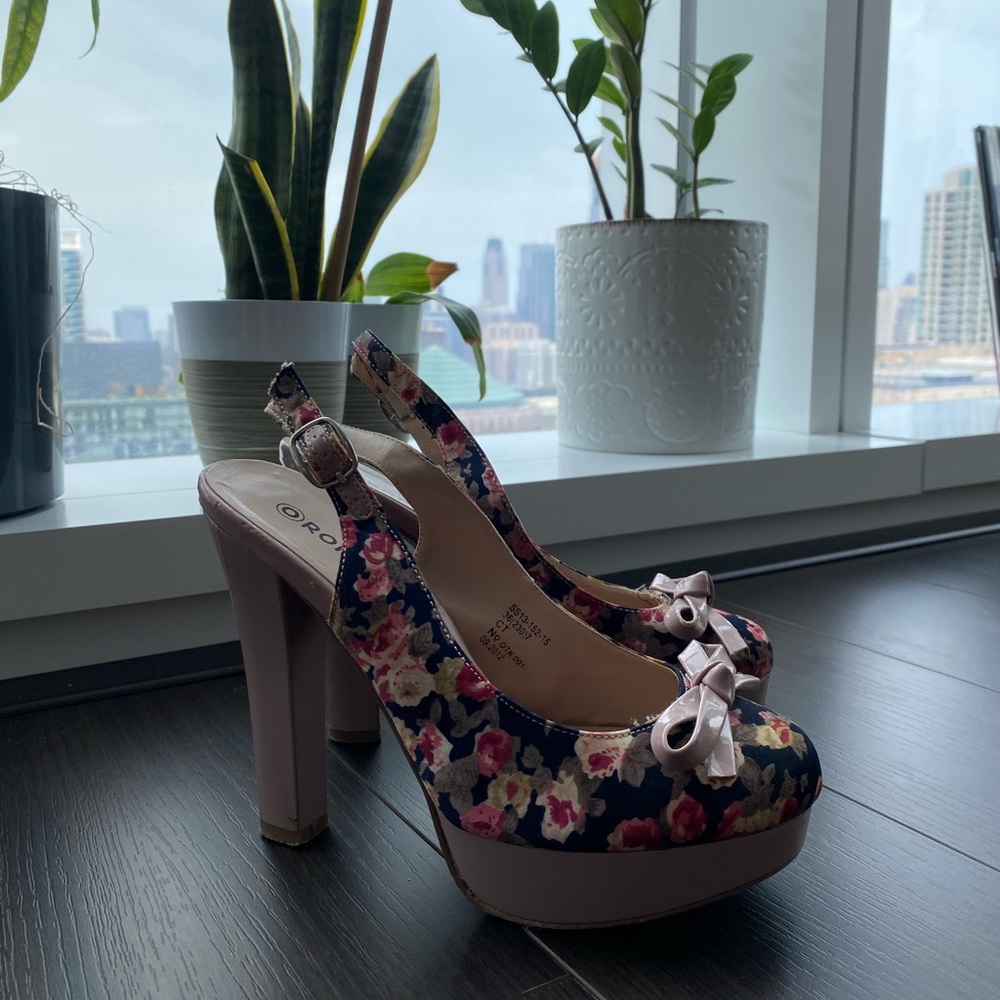 Heeled Shoes / Heels